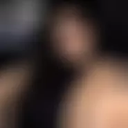 Anyaa femeie din București