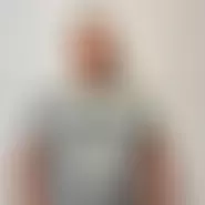 Messy bărbat din Suedia